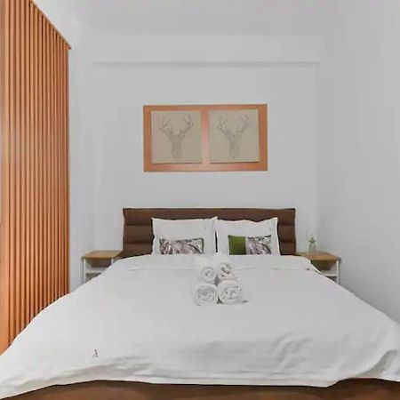 The Flower Clabucet Studio Predeal Exterior photo