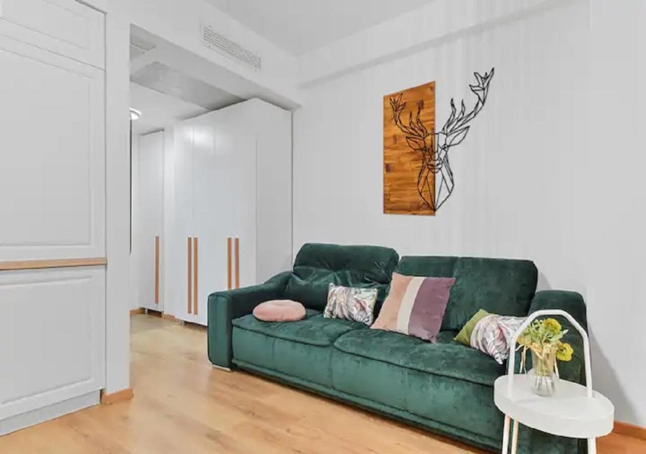 The Flower Clabucet Studio Predeal Exterior photo
